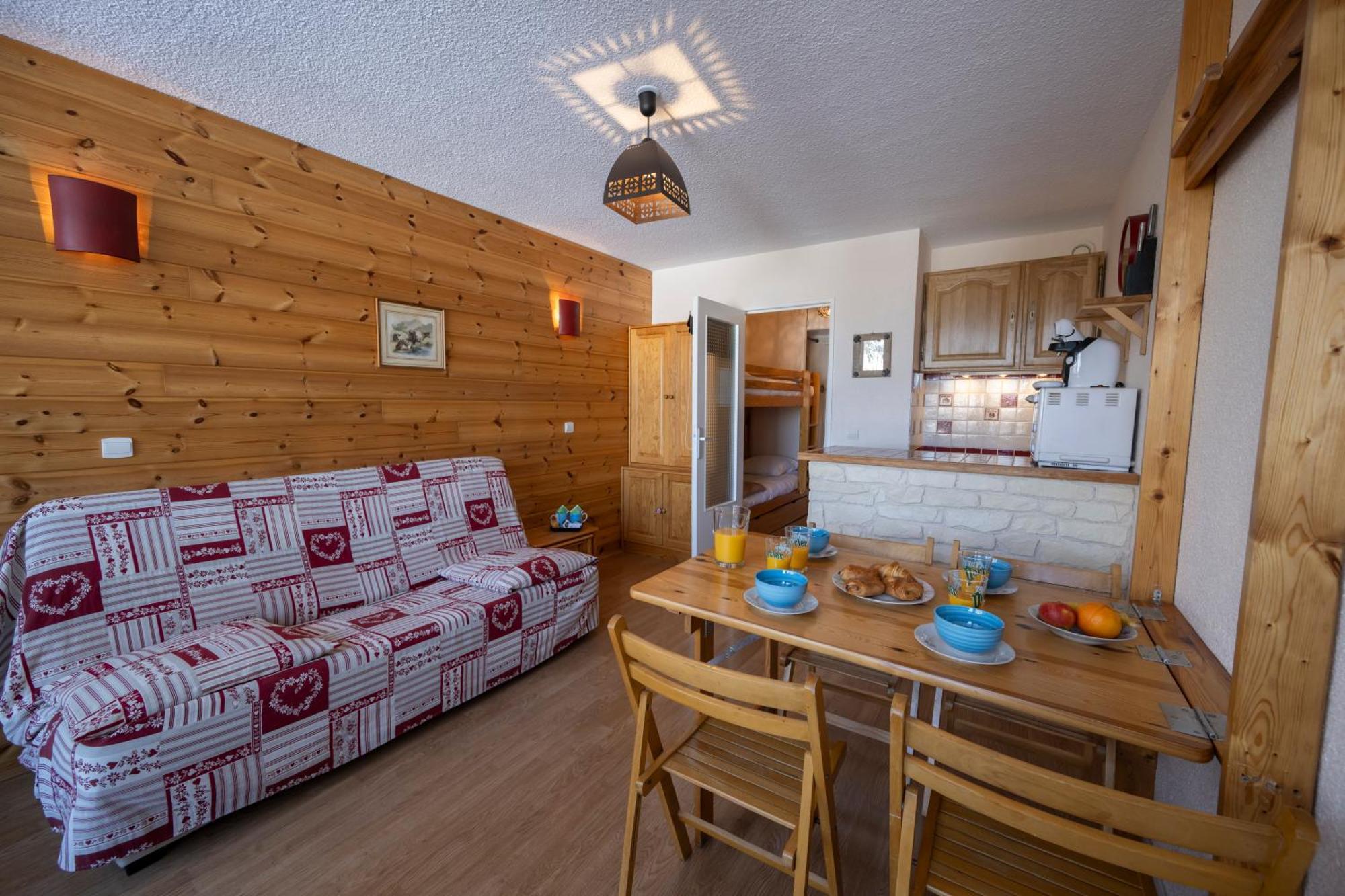Doux Crepuscule - Au Bord Des Pistes - Parking Apartment Enchastrayes Bagian luar foto