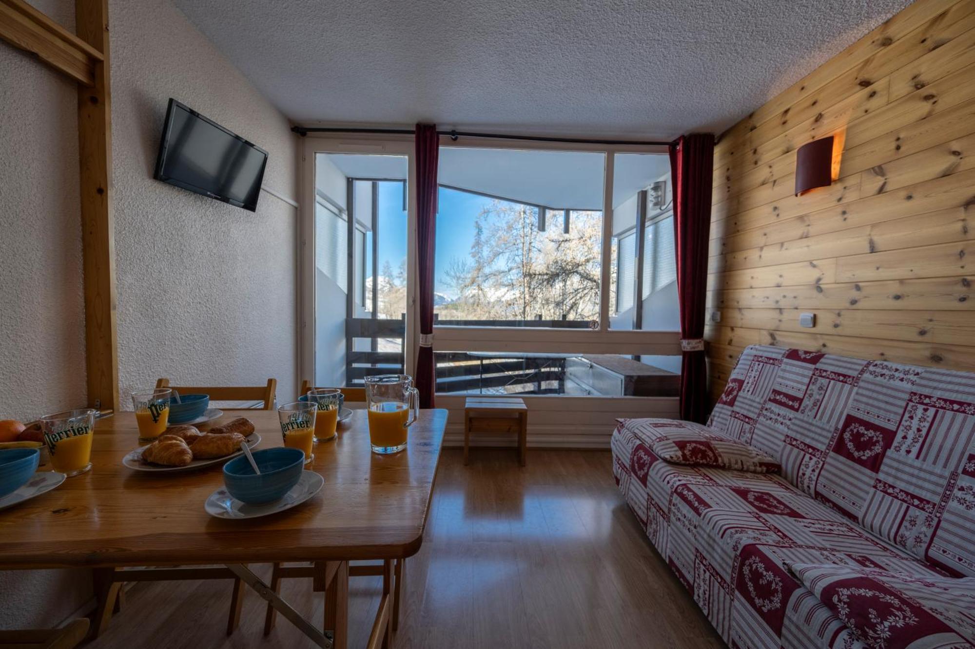 Doux Crepuscule - Au Bord Des Pistes - Parking Apartment Enchastrayes Bagian luar foto