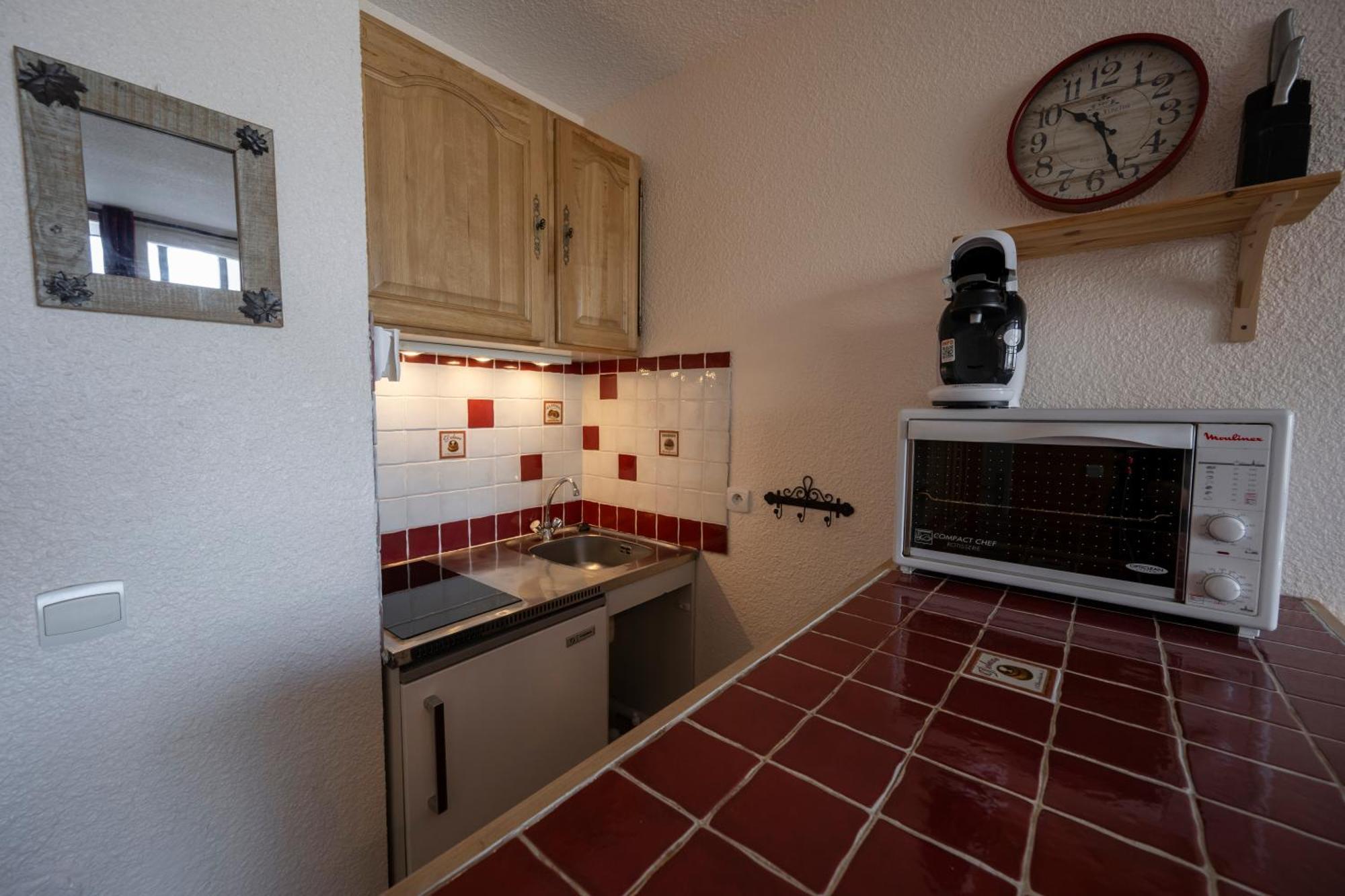 Doux Crepuscule - Au Bord Des Pistes - Parking Apartment Enchastrayes Bagian luar foto